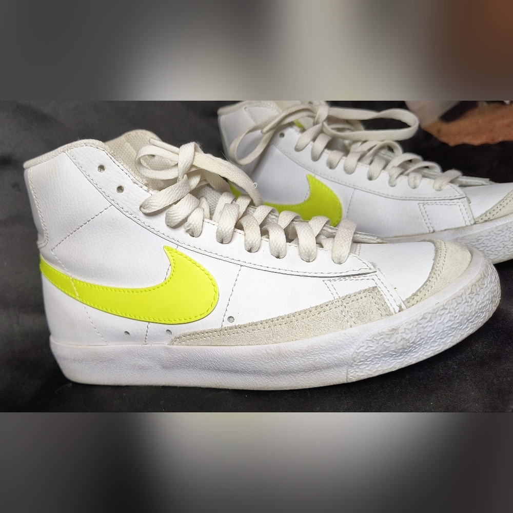 Nike women's Blazer 77 Mid Lemon Venom.